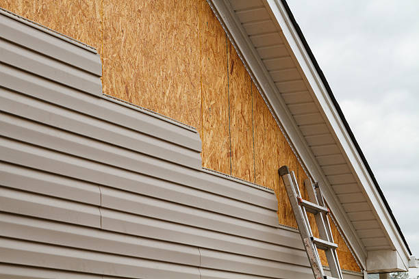 Professional Fiber Cement Siding technician working in Rumson, NJ